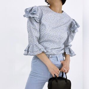 Batsheva Blue Floral Ruffle Sleeve Crewneck Cotton Poplin Blouse size 8 Medium